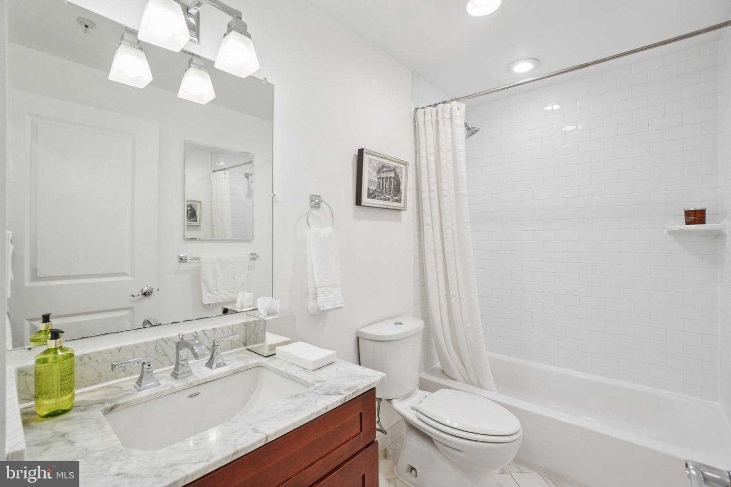 1840 Vernon Street NW #208 photo 24