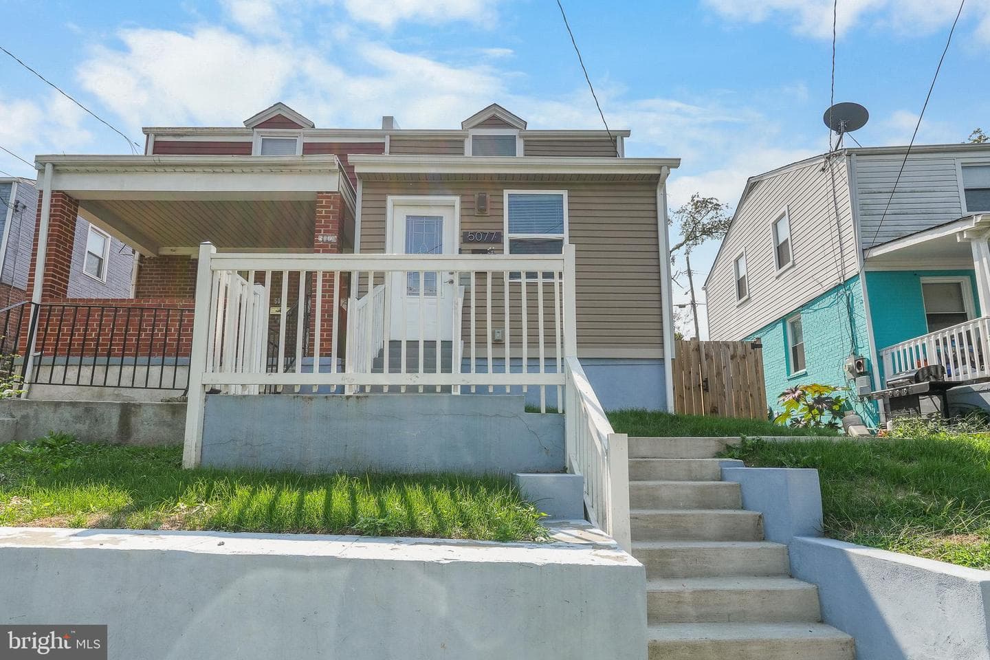 5077 Just Street NE photo 3