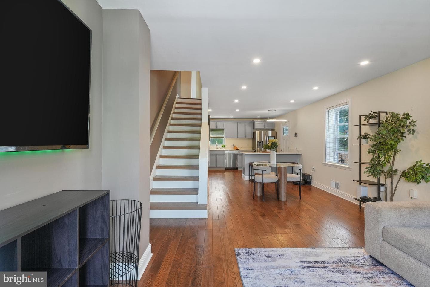5077 Just Street NE photo 4