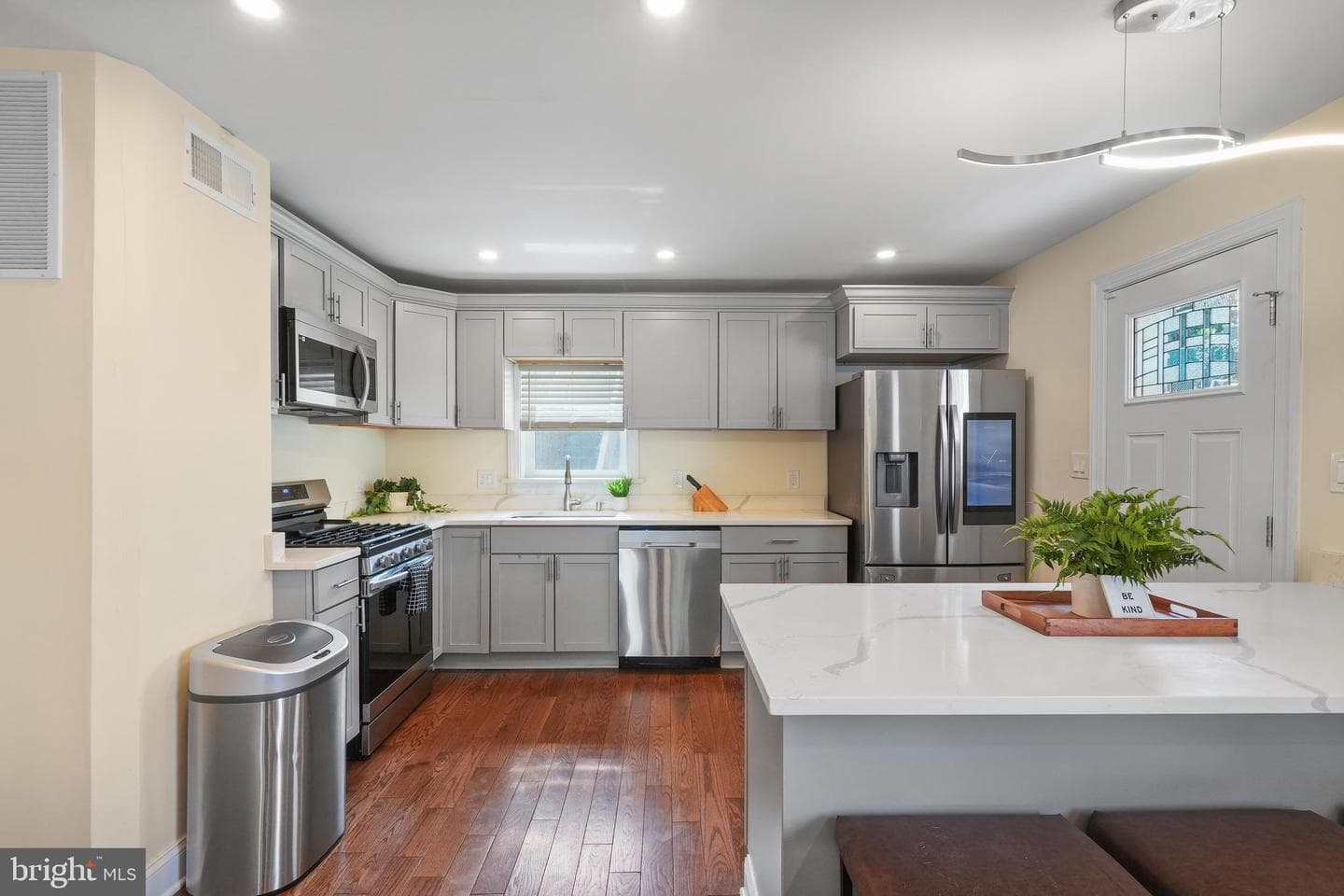 5077 Just Street NE photo 8