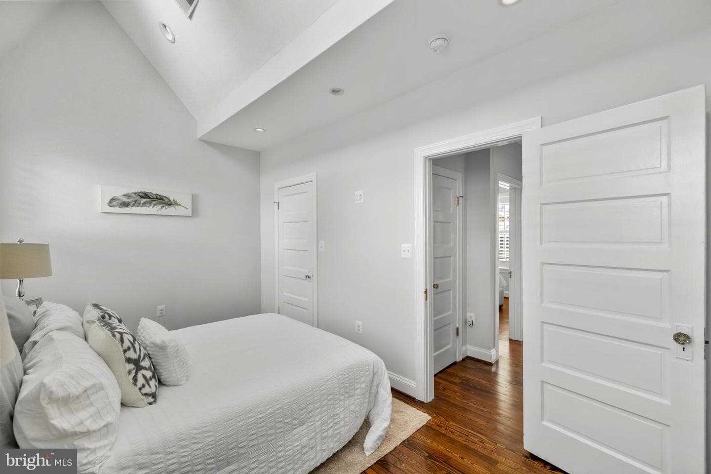 760 Hobart Place NW photo 27