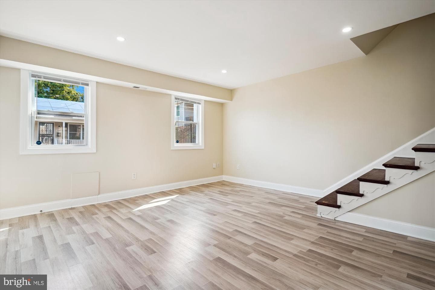 5338 Jay Street NE photo 10