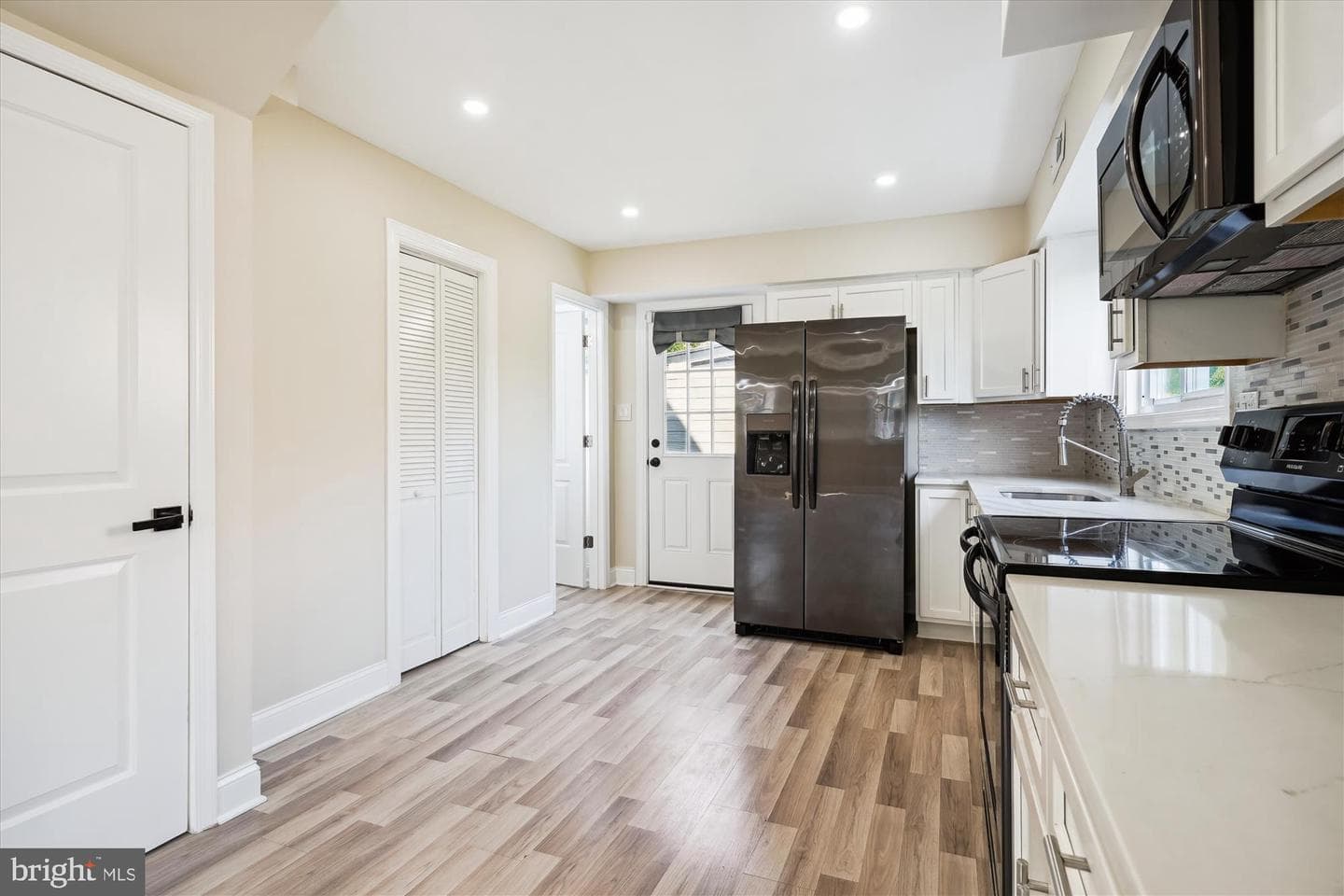 5338 Jay Street NE photo 13