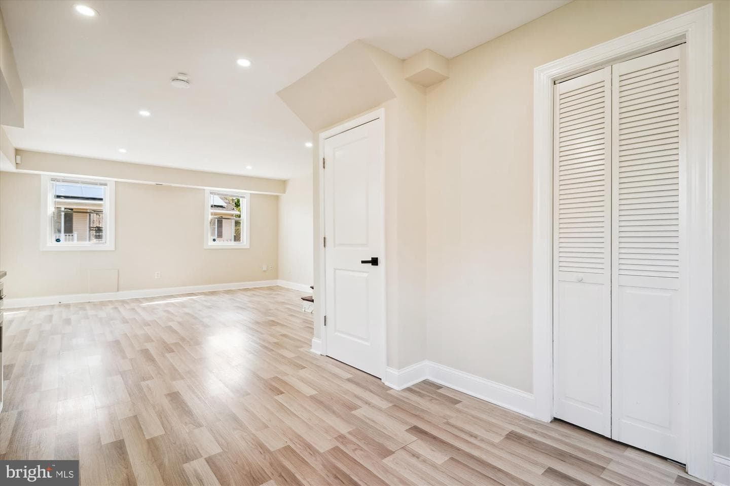 5338 Jay Street NE photo 15