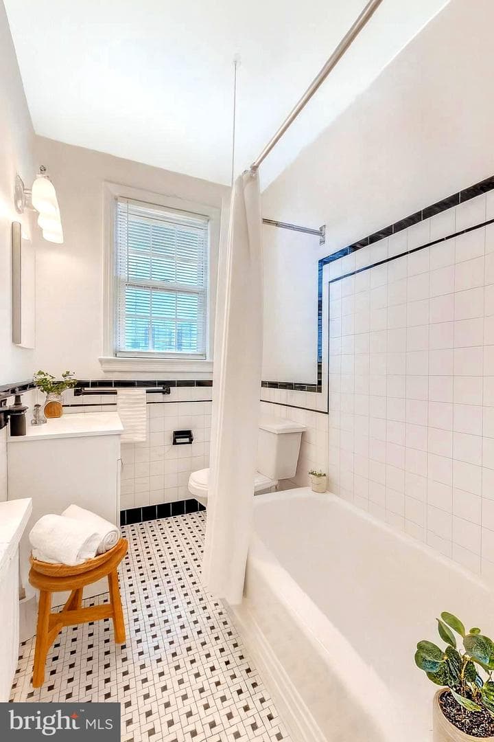5200 N Capitol Street NW #204 photo 22