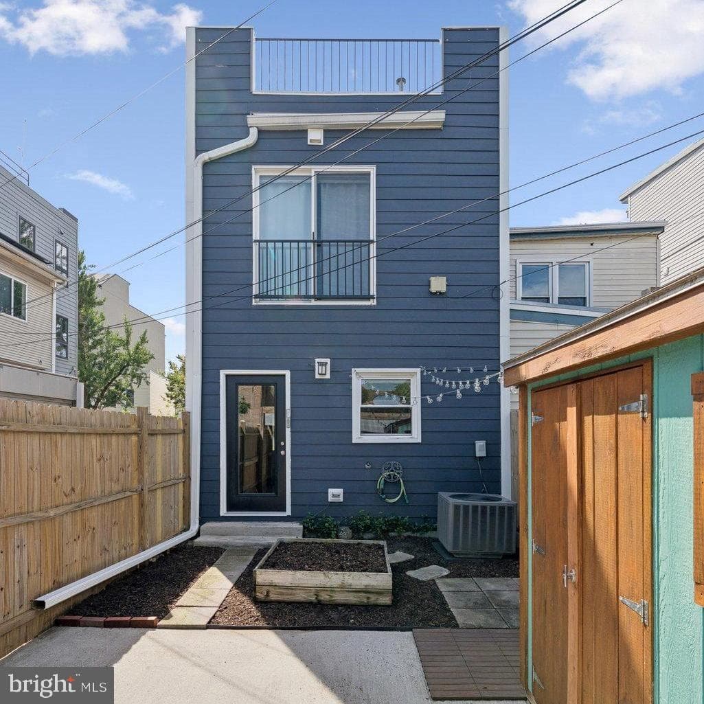 1528 Gales Street NE photo 26