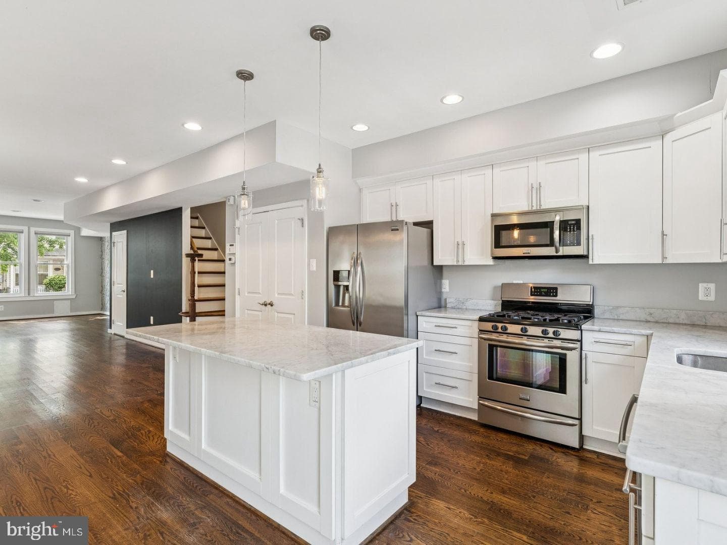 1528 Gales Street NE photo 8