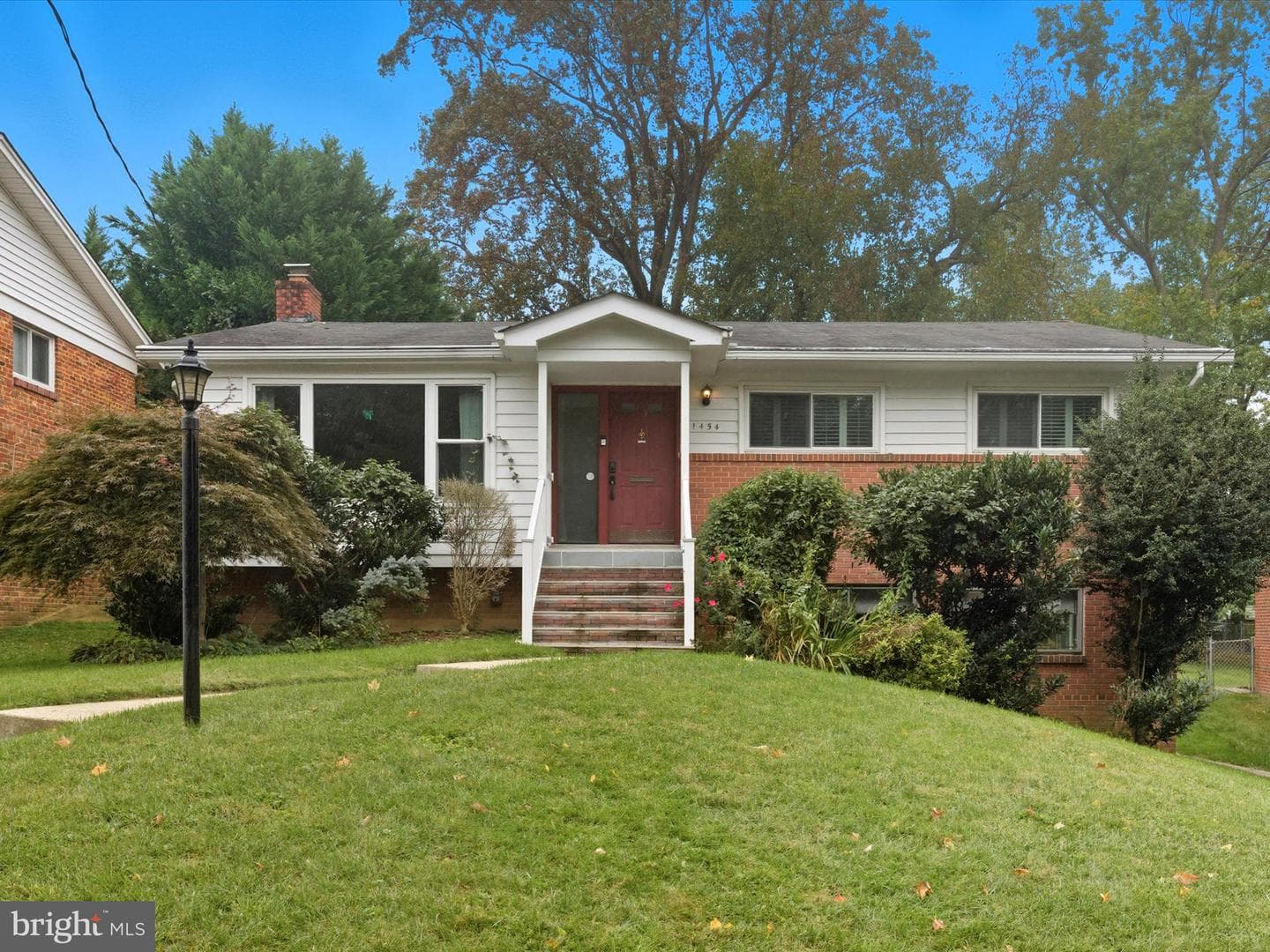 1454 Roxanna Road NW photo 2