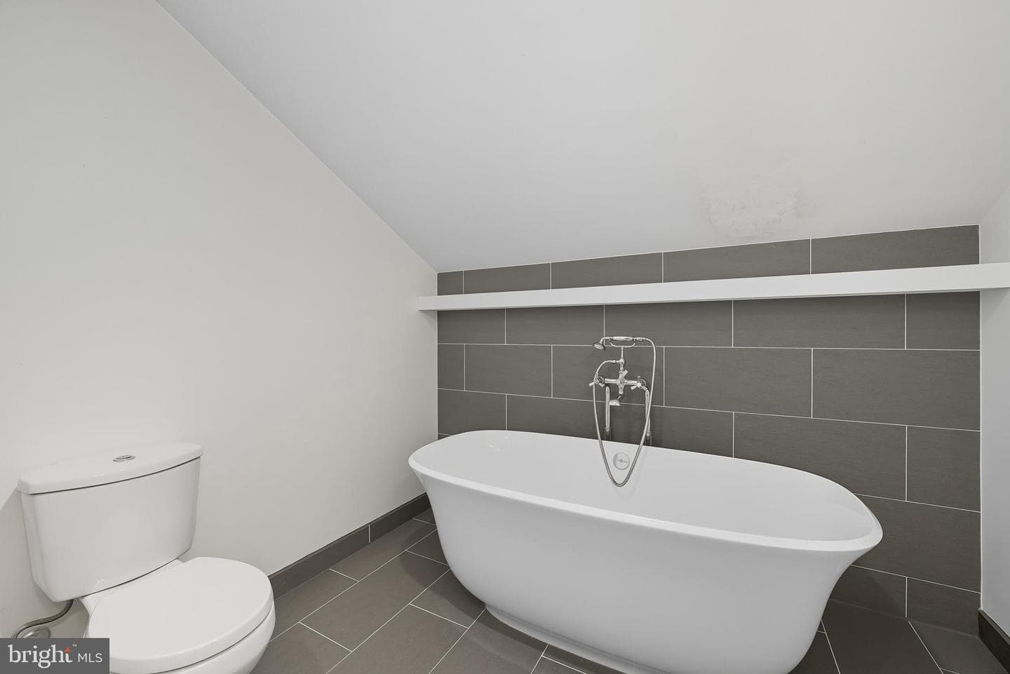 901 D Street NE #207 photo 28