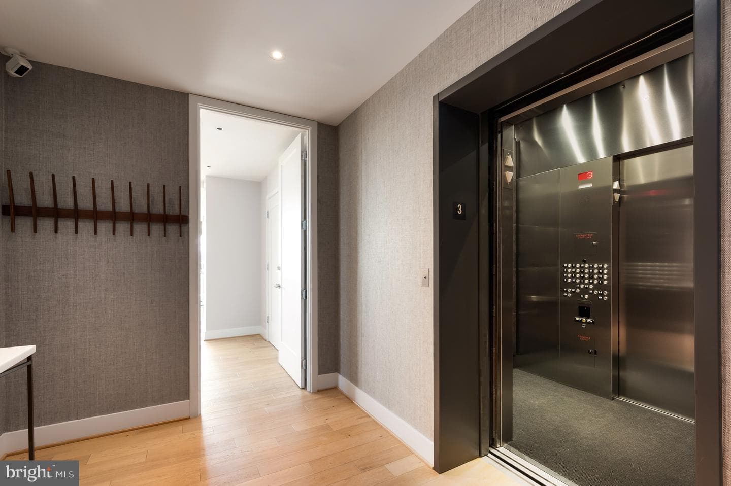 45 Sutton Square SW #306 photo 3