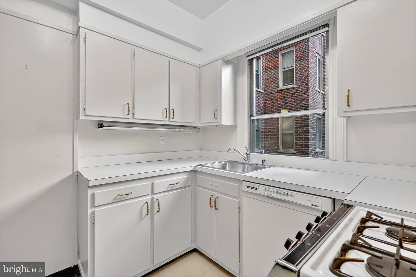4000 Cathedral Avenue NW #208b photo 13