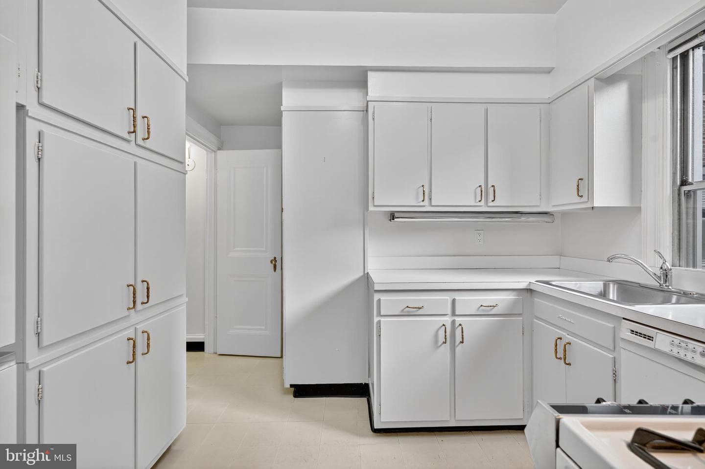 4000 Cathedral Avenue NW #208b photo 15