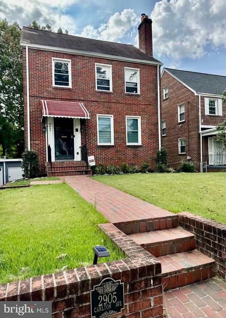 2905 Carlton Avenue NE photo 1