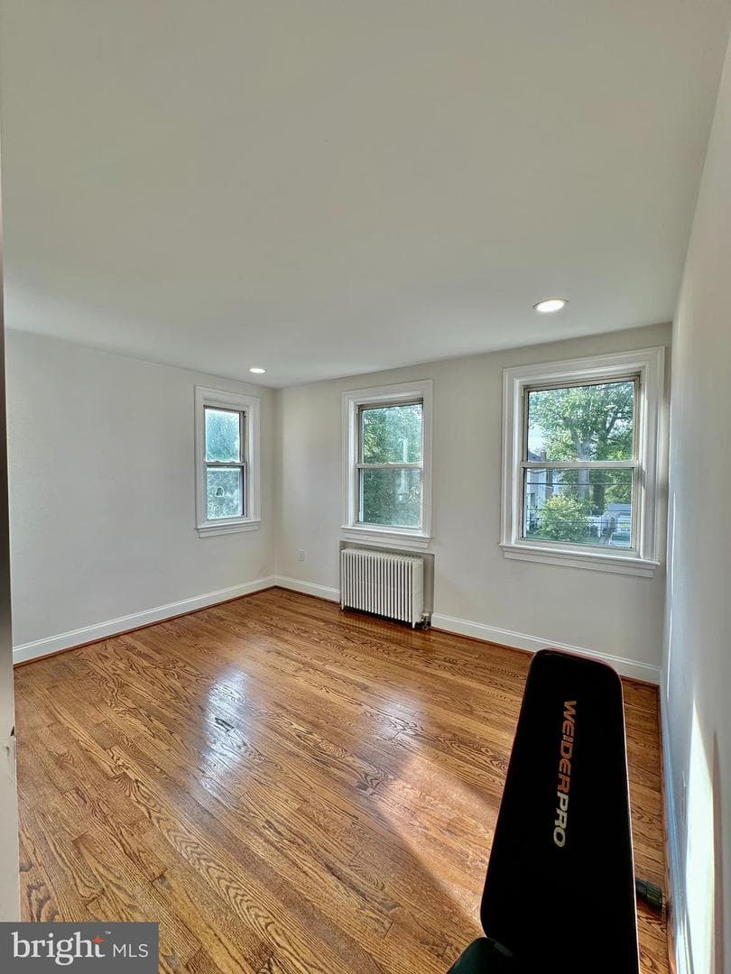 2905 Carlton Avenue NE photo 32