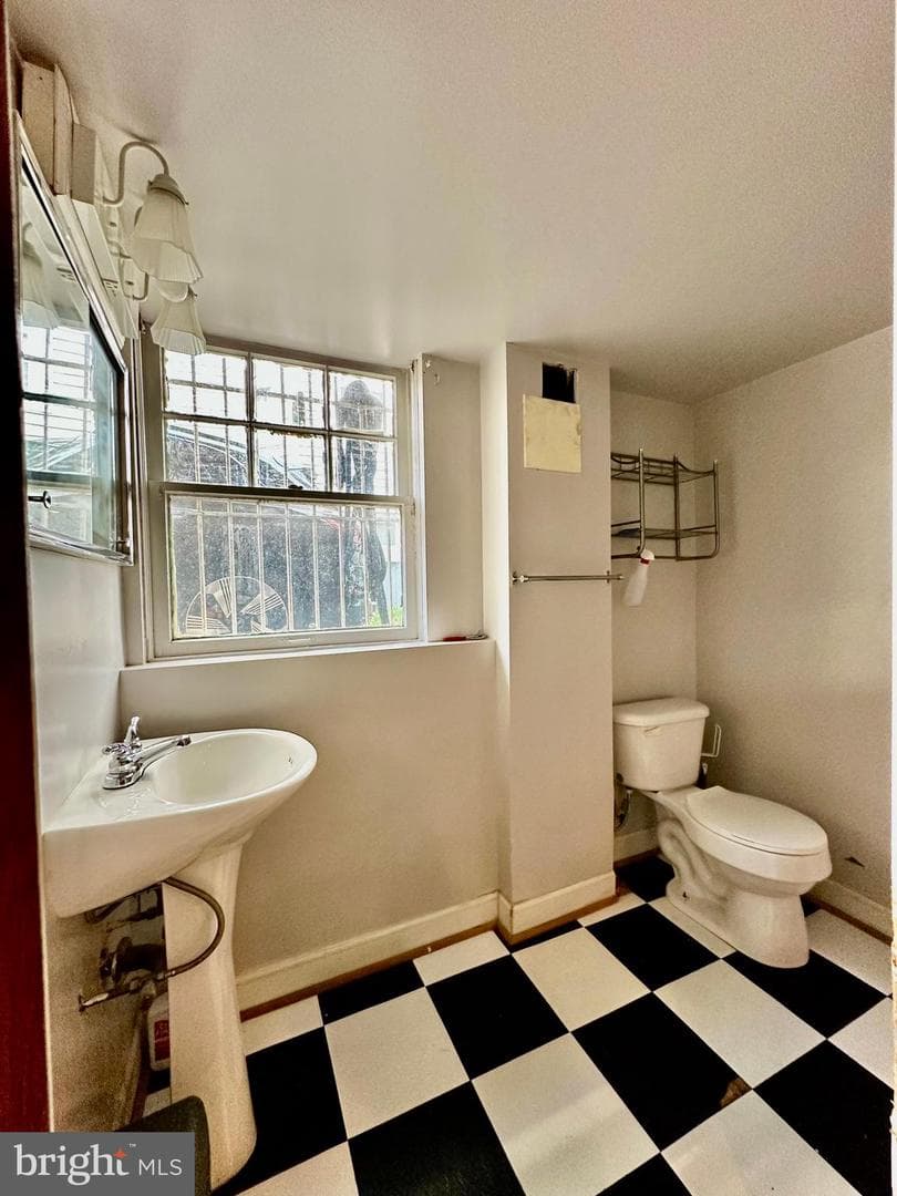 2905 Carlton Avenue NE photo 34