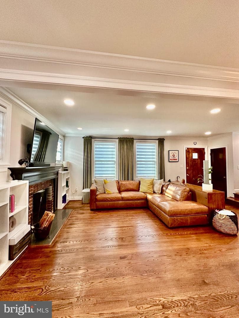 2905 Carlton Avenue NE photo 4