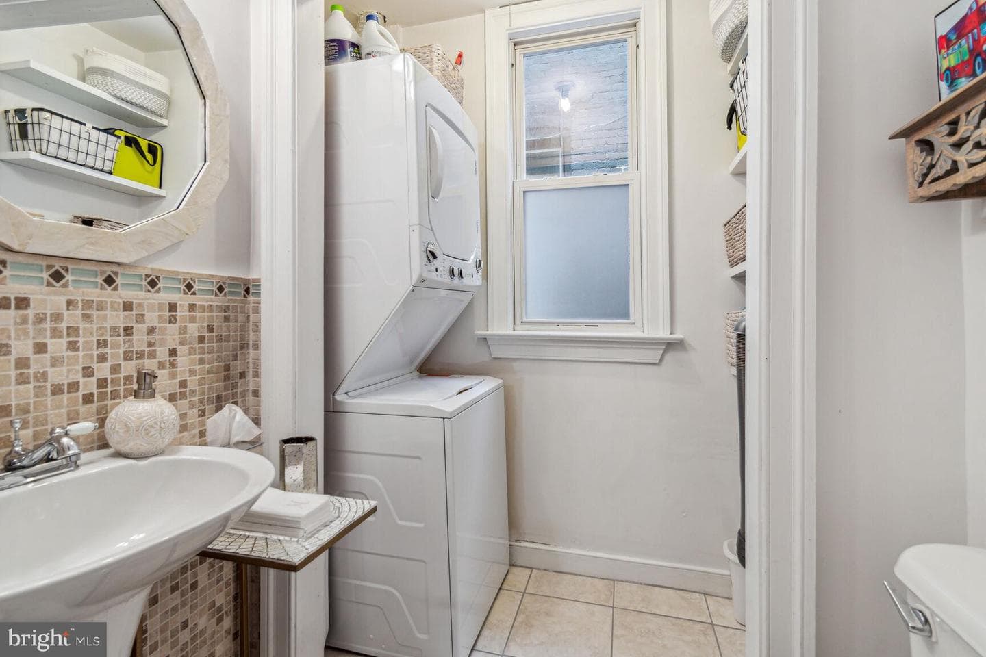 1009a I Street NE photo 11