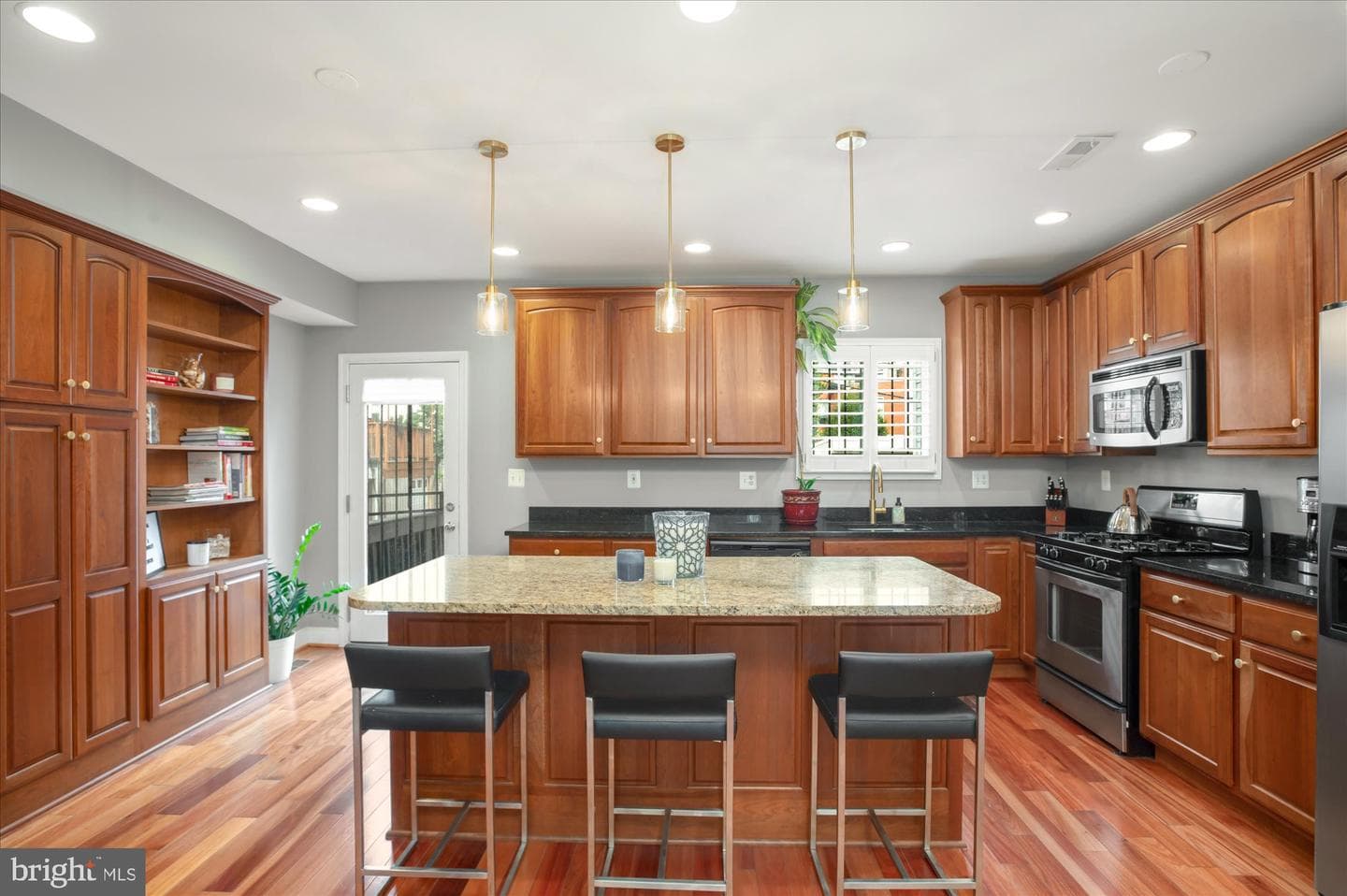 323 T Street NW photo 9