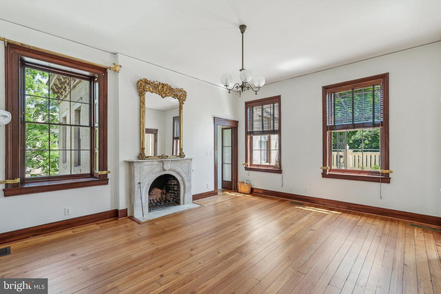 1527 35th Street NW photo 15