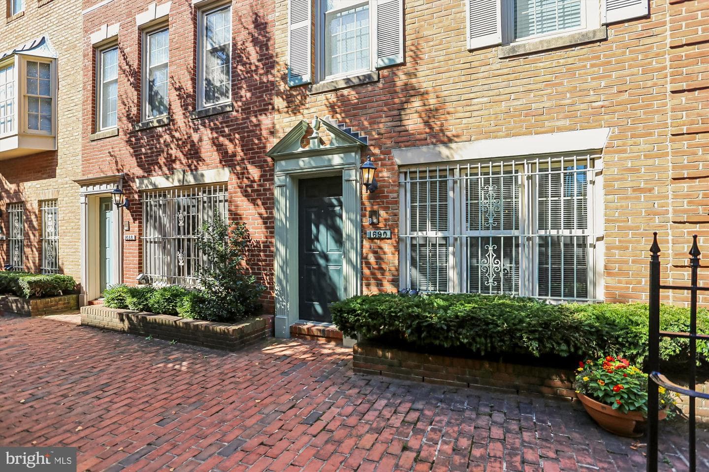 1690 Euclid Street NW #a photo 1