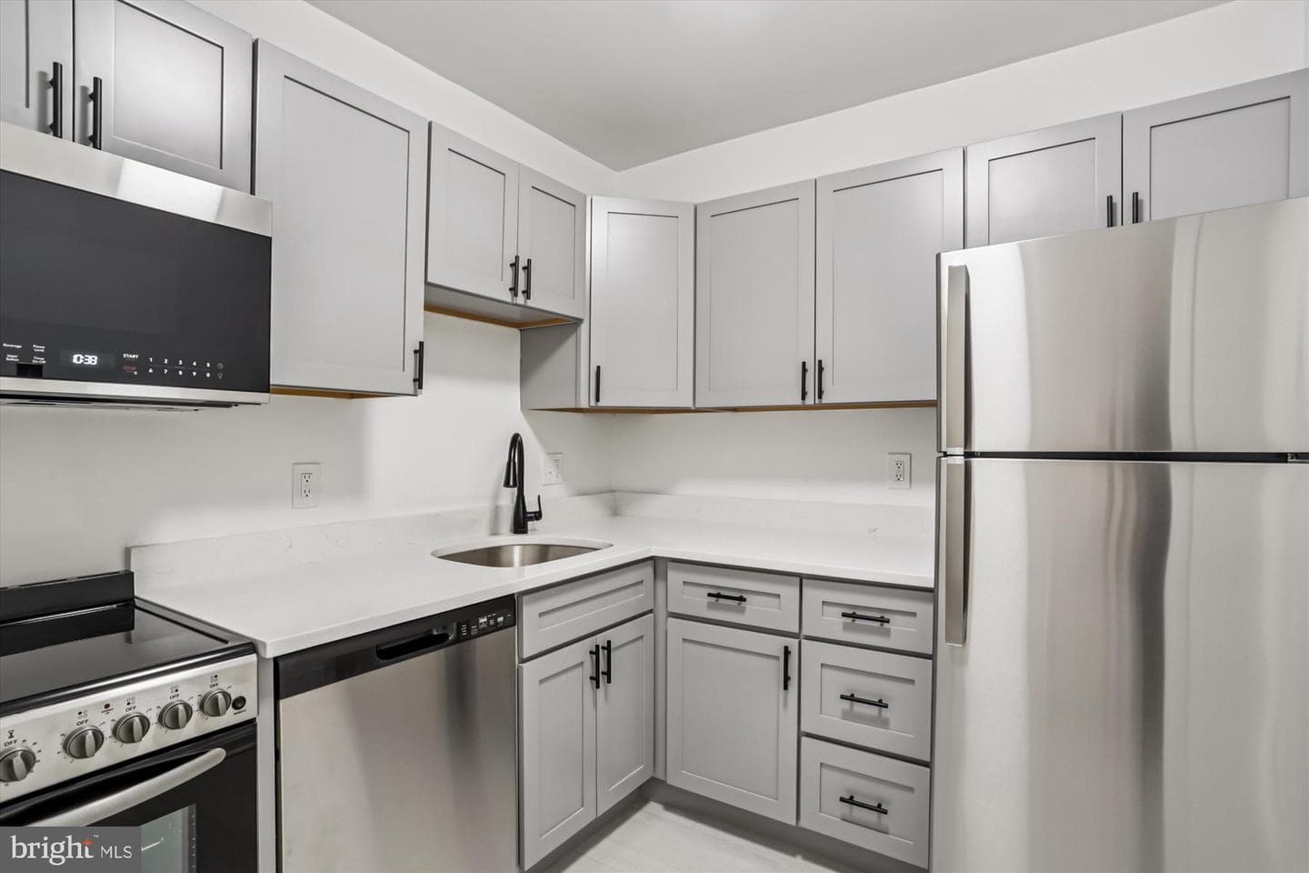 1690 Euclid Street NW #a photo 12