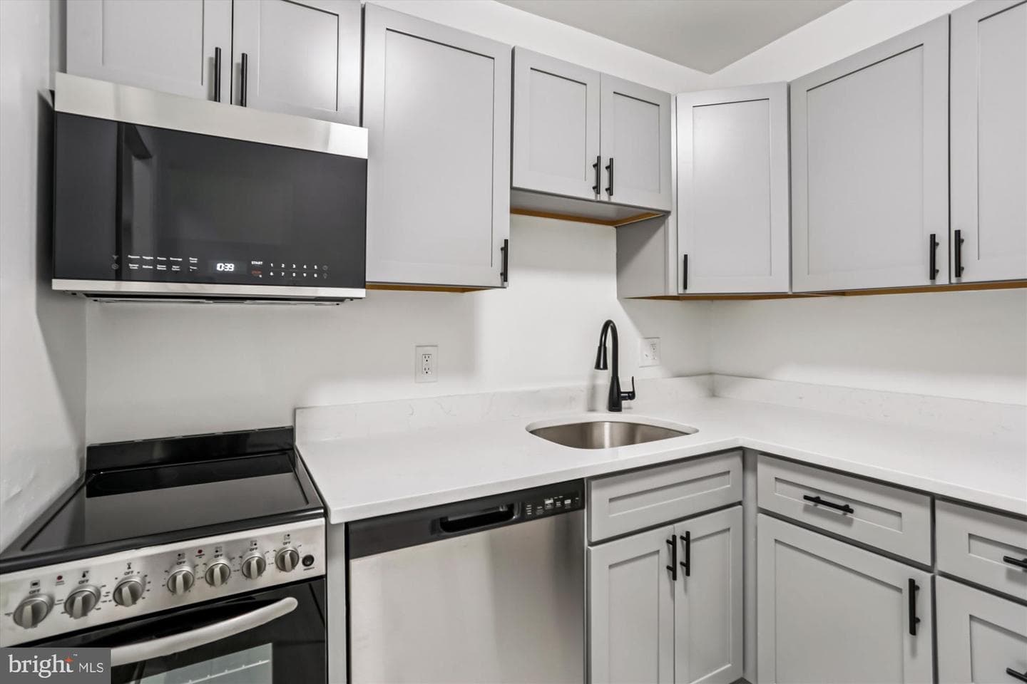 1690 Euclid Street NW #a photo 13