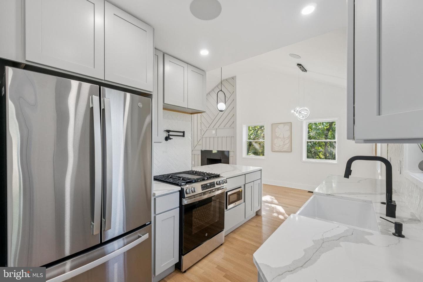 44 Sheridan Street NE photo 5