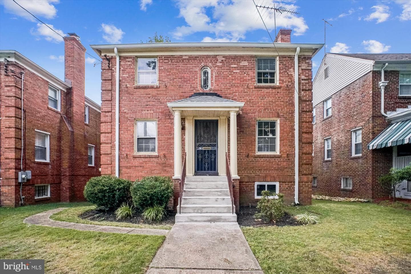 1739 Allison Street NE photo 1