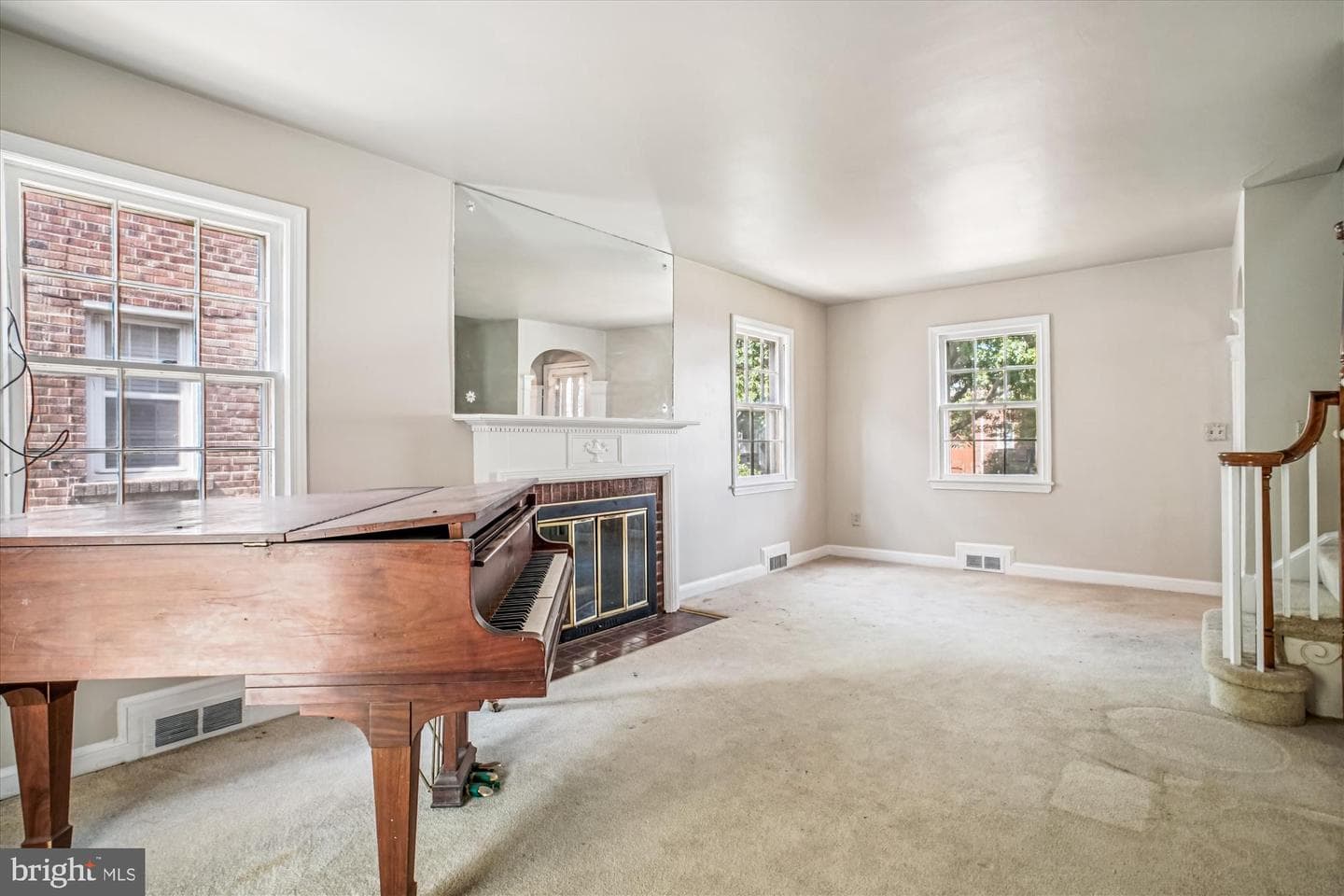 1739 Allison Street NE photo 11
