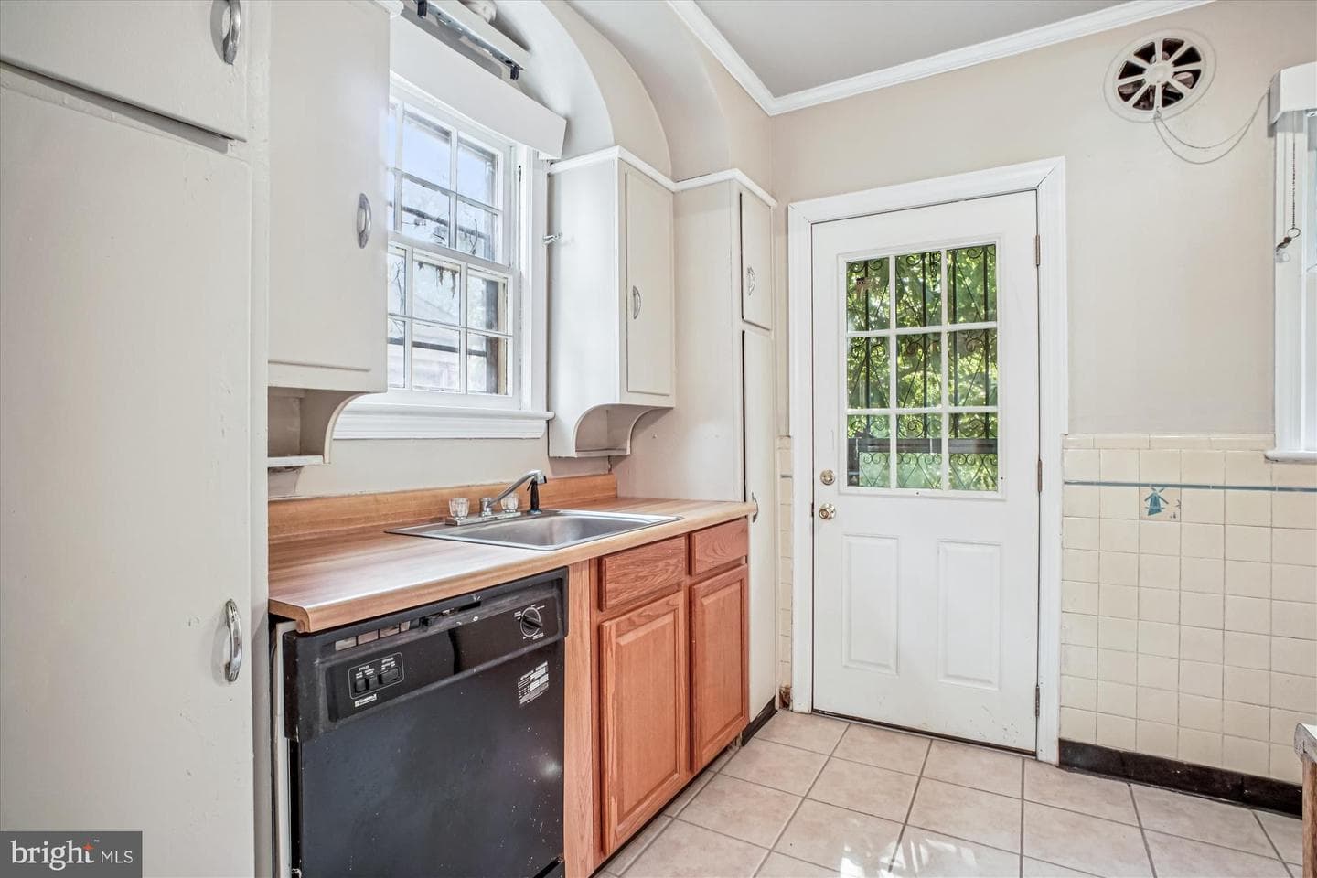 1739 Allison Street NE photo 14