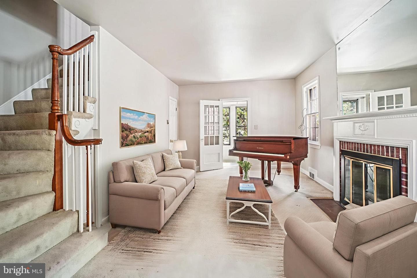 1739 Allison Street NE photo 2