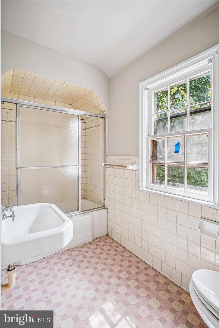 1739 Allison Street NE photo 25