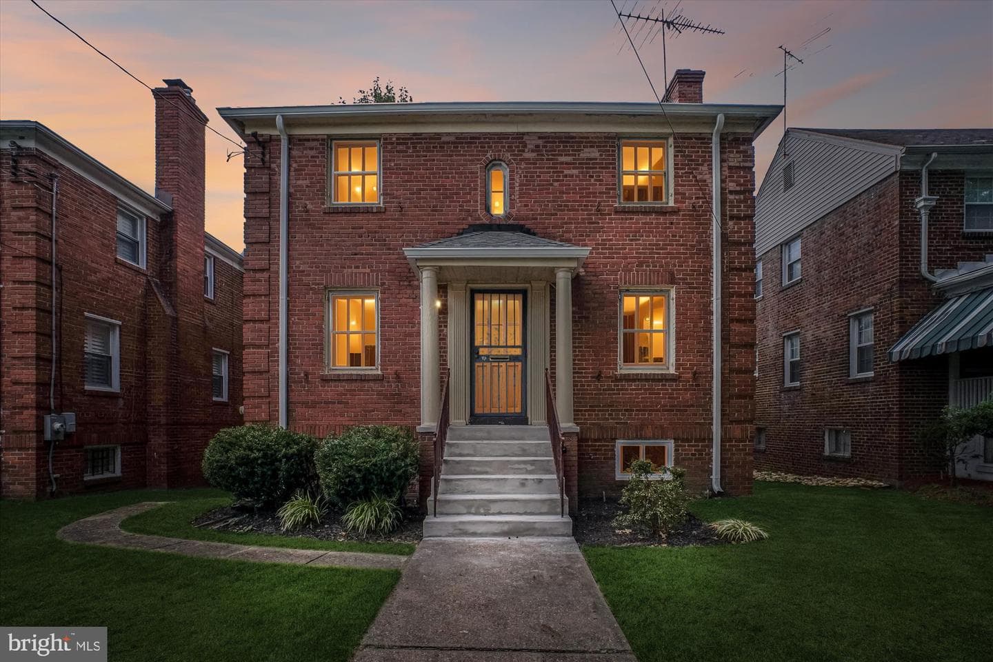1739 Allison Street NE photo 32