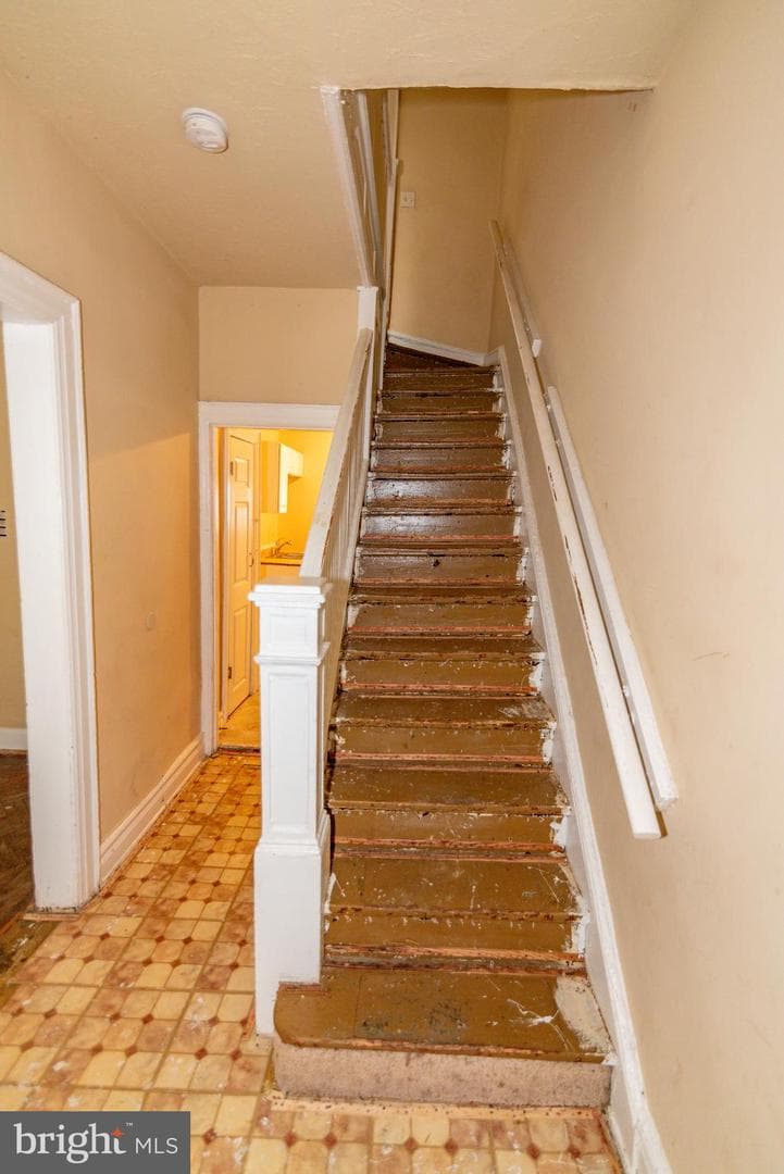 611 Keefer Place NW photo 3