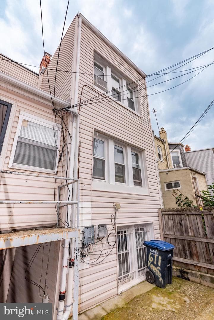611 Keefer Place NW photo 61