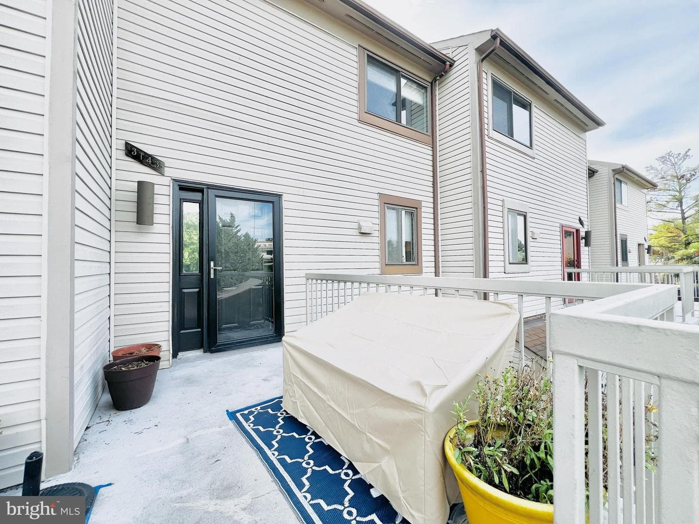 3143 Hawthorne Drive NE #3143 photo 2