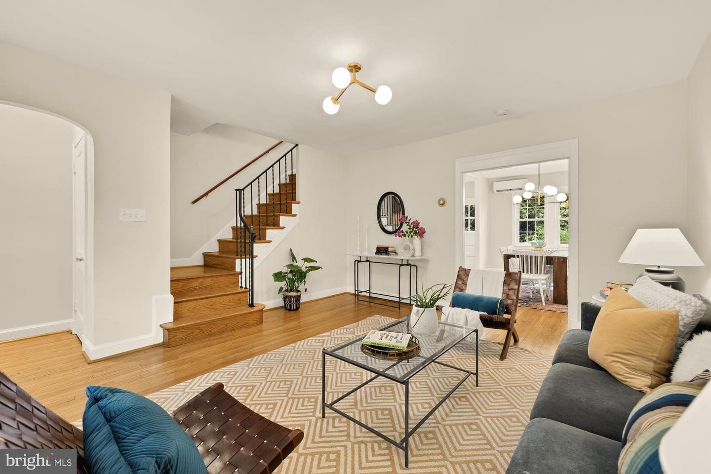 922 Perry Place NE photo 6
