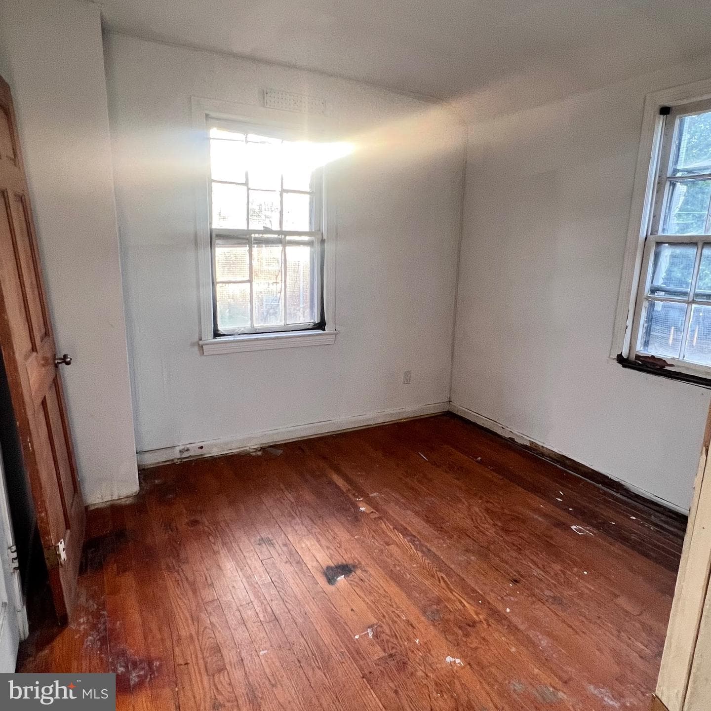 1446 Smith Pl SE photo 4