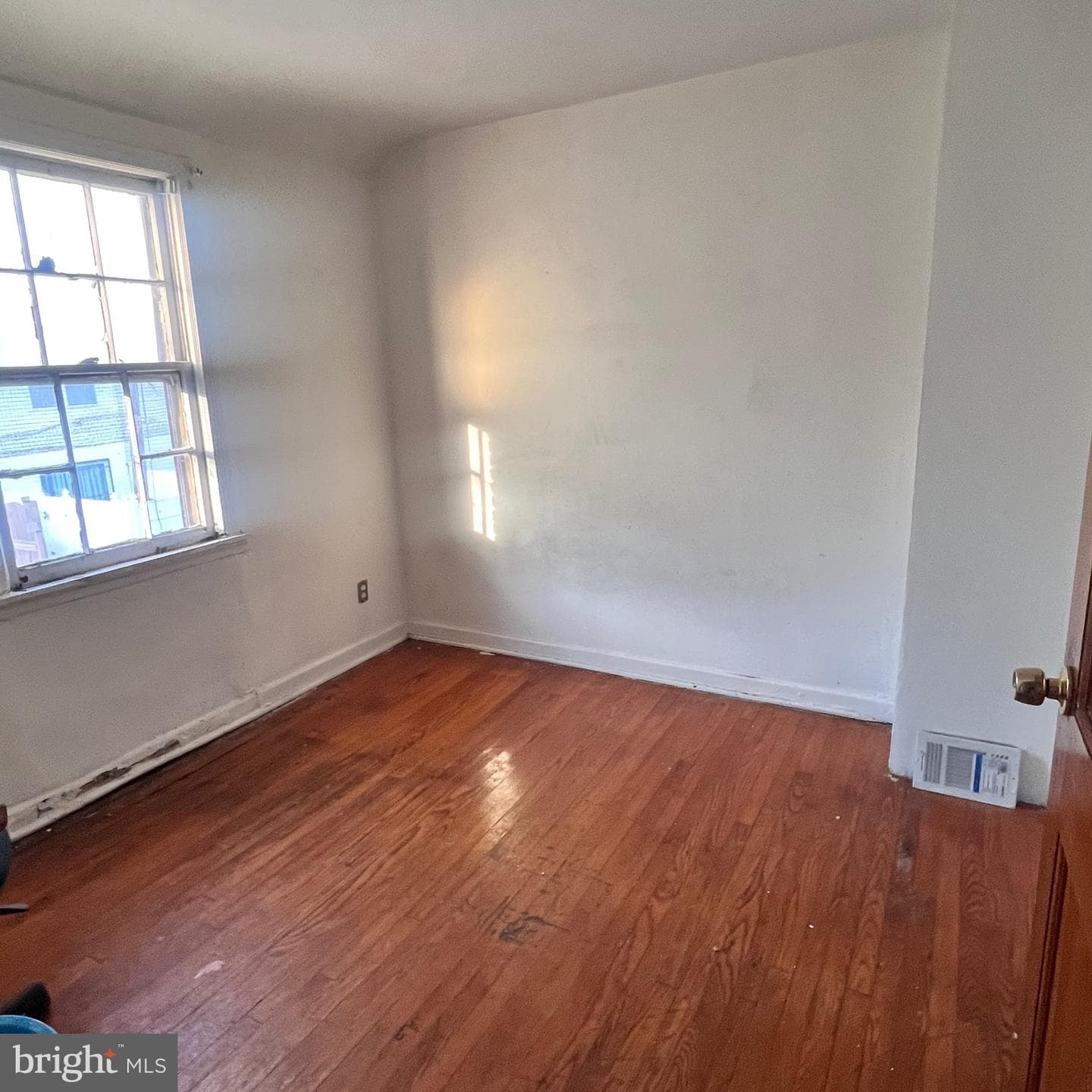 1446 Smith Pl SE photo 8