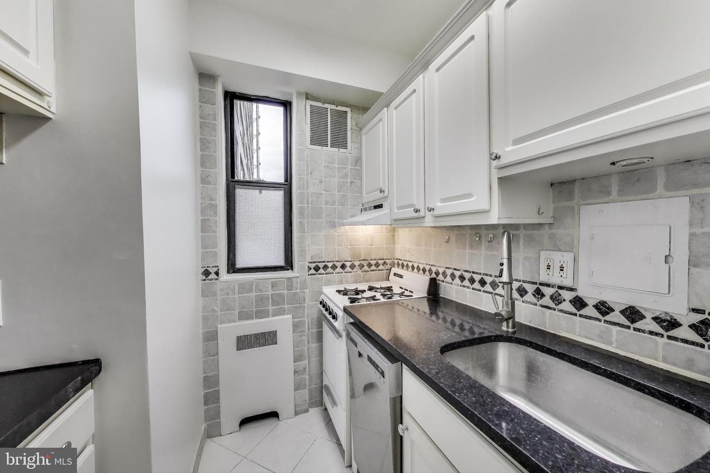 1 Scott Circle NW #121 photo 7