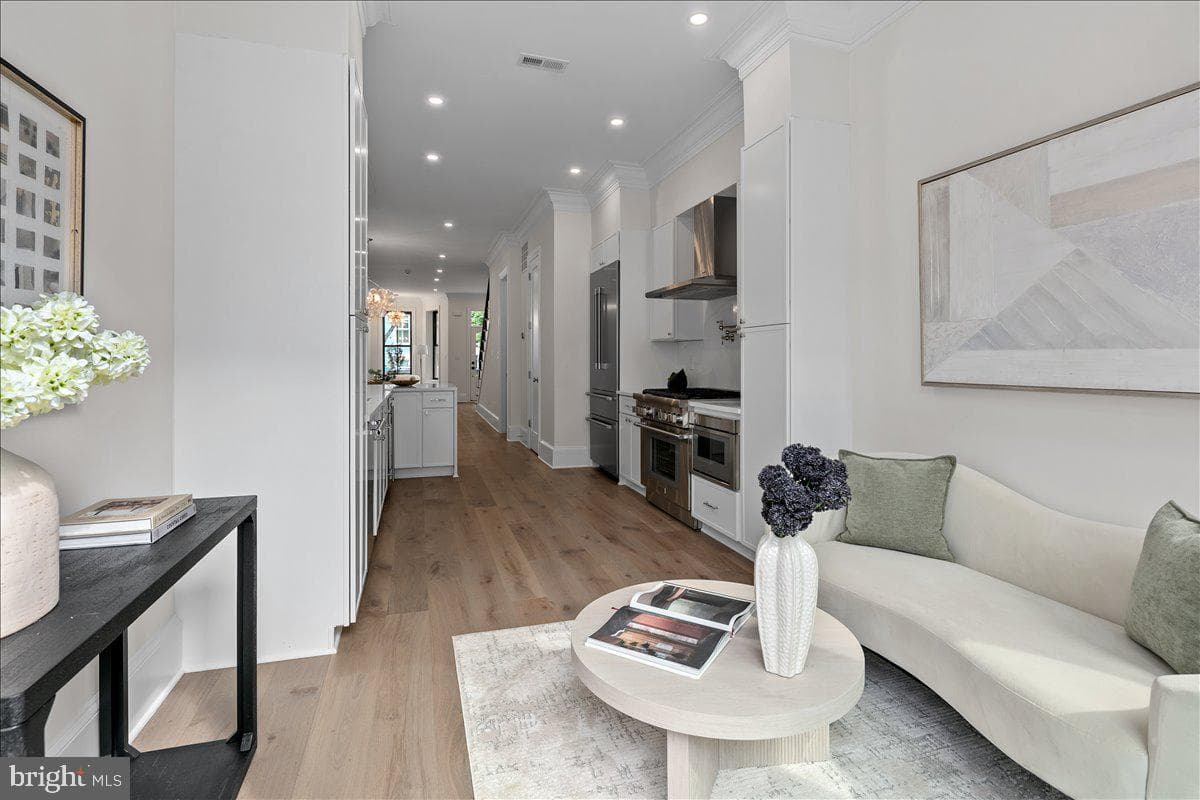 1007 C Street NE photo 12