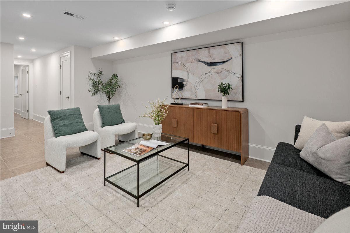 1007 C Street NE photo 21
