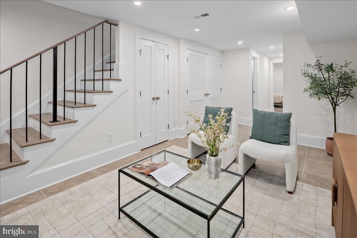 1007 C Street NE photo 23