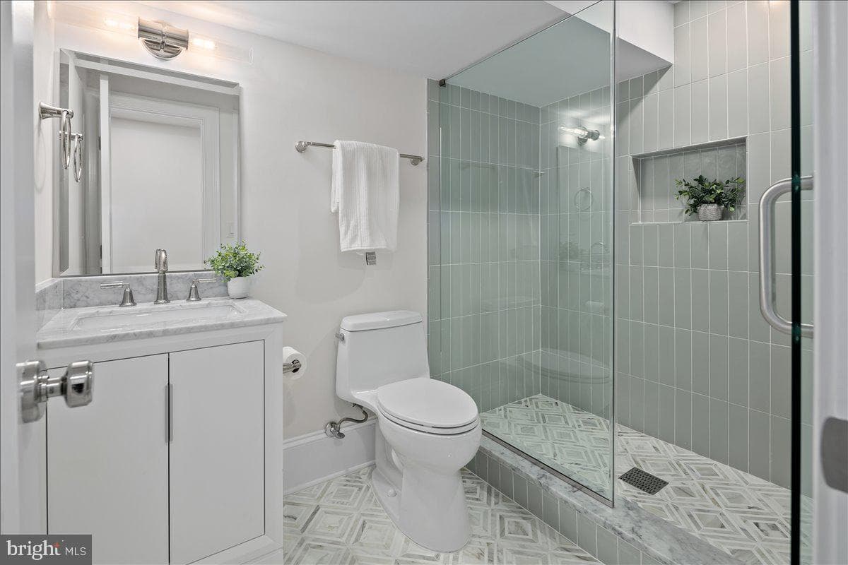 1007 C Street NE photo 25