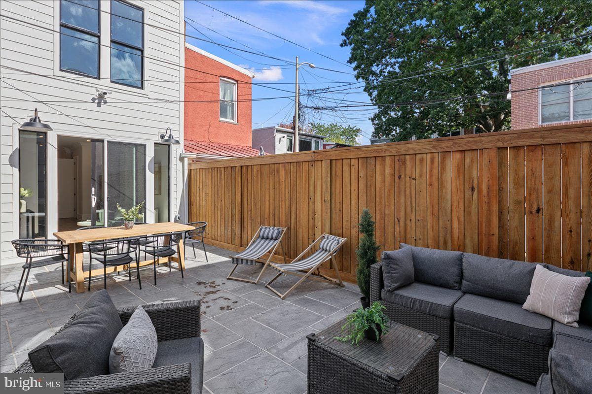 1007 C Street NE photo 26