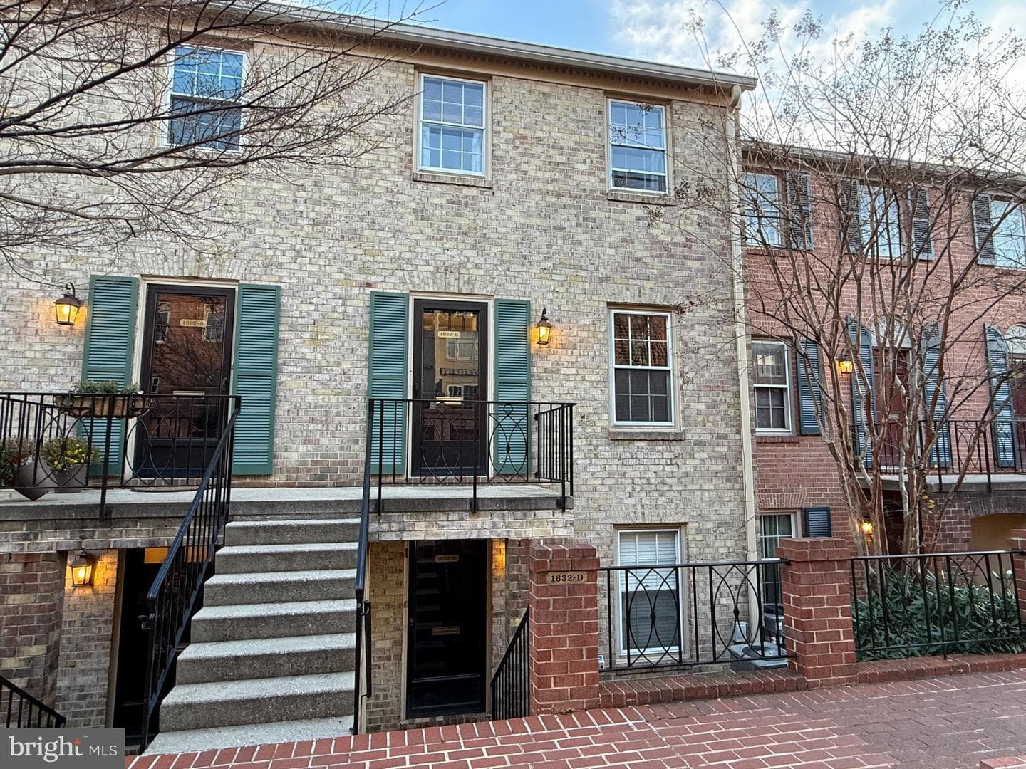 1632 NW Beekman Place NW #b photo 1