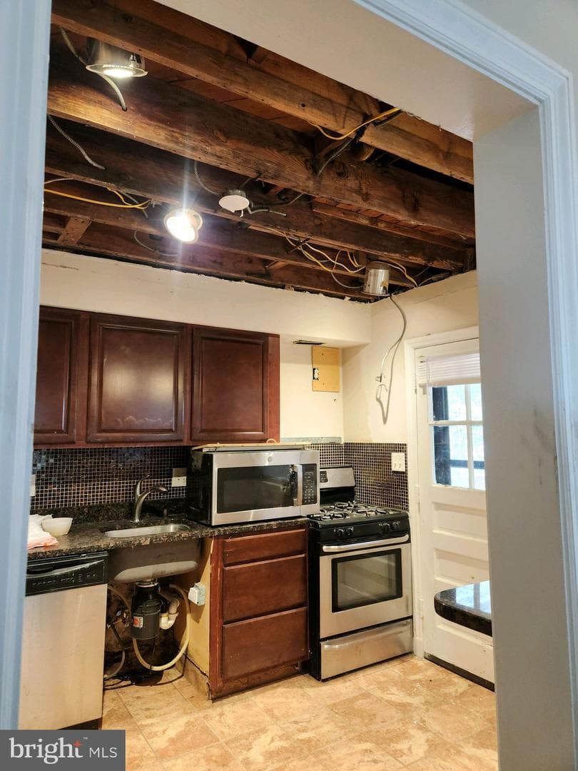 210 Peabody Street NE photo 13