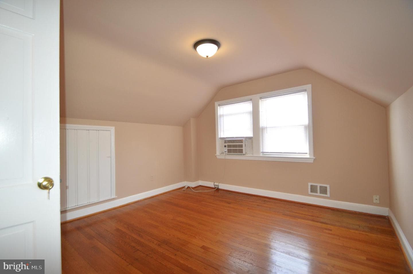 210 Peabody Street NE photo 30