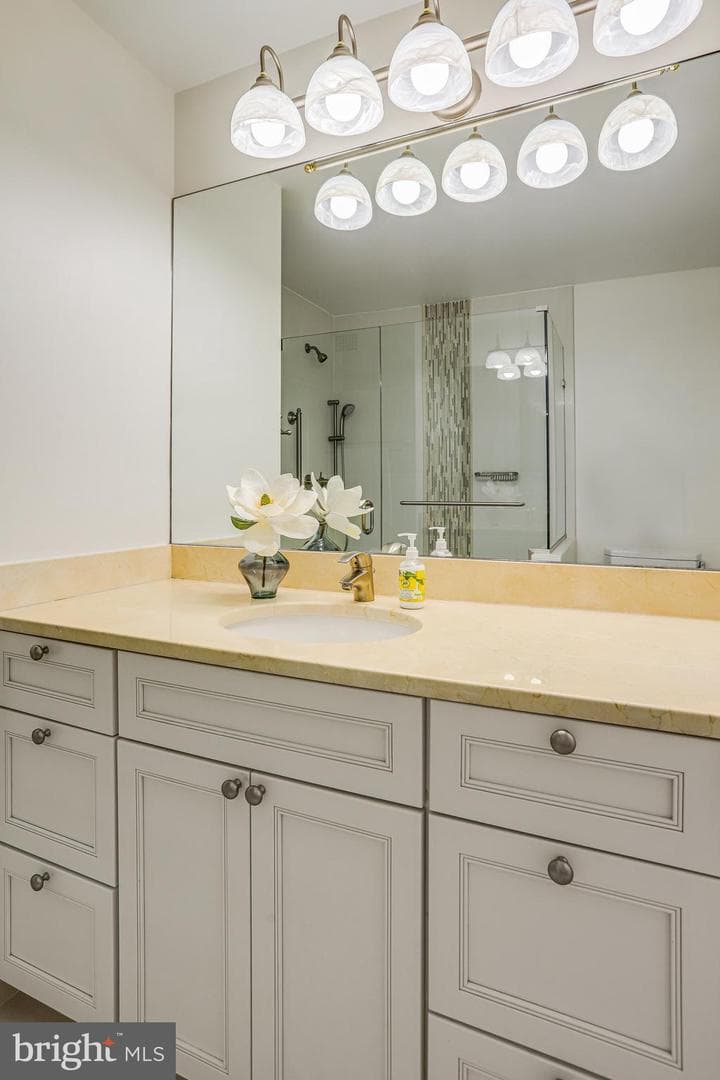 4101 Cathedral Avenue NW #1104 photo 26