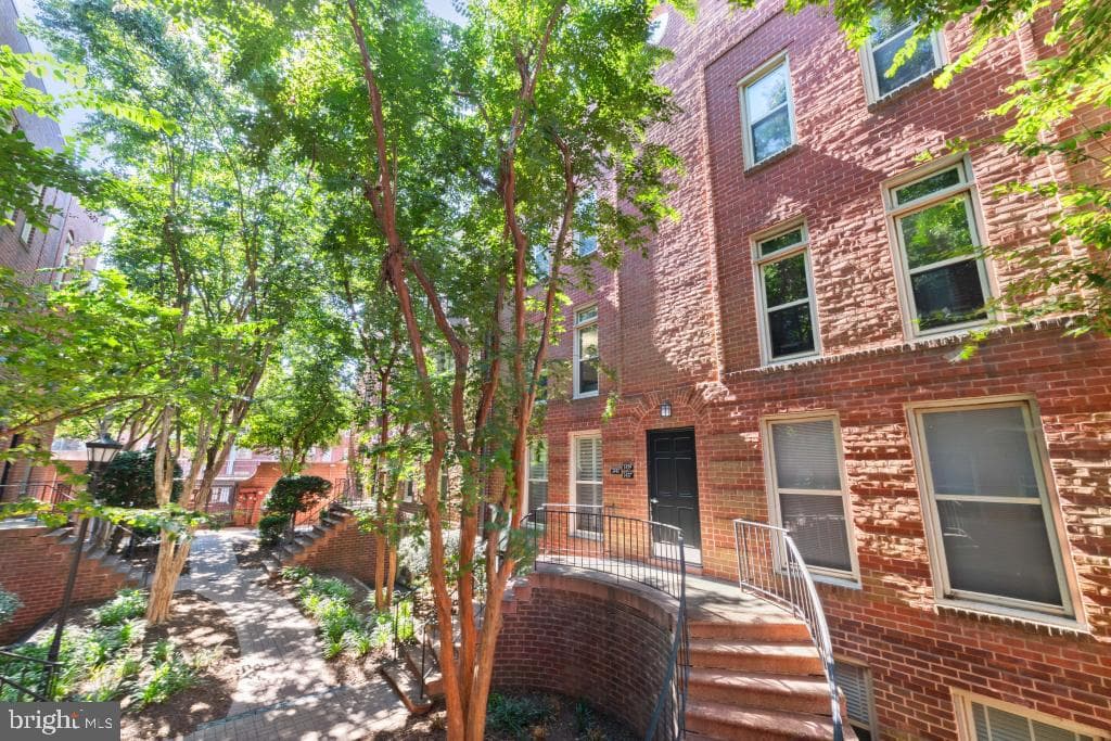 1441 A Street NE #1441 photo 2